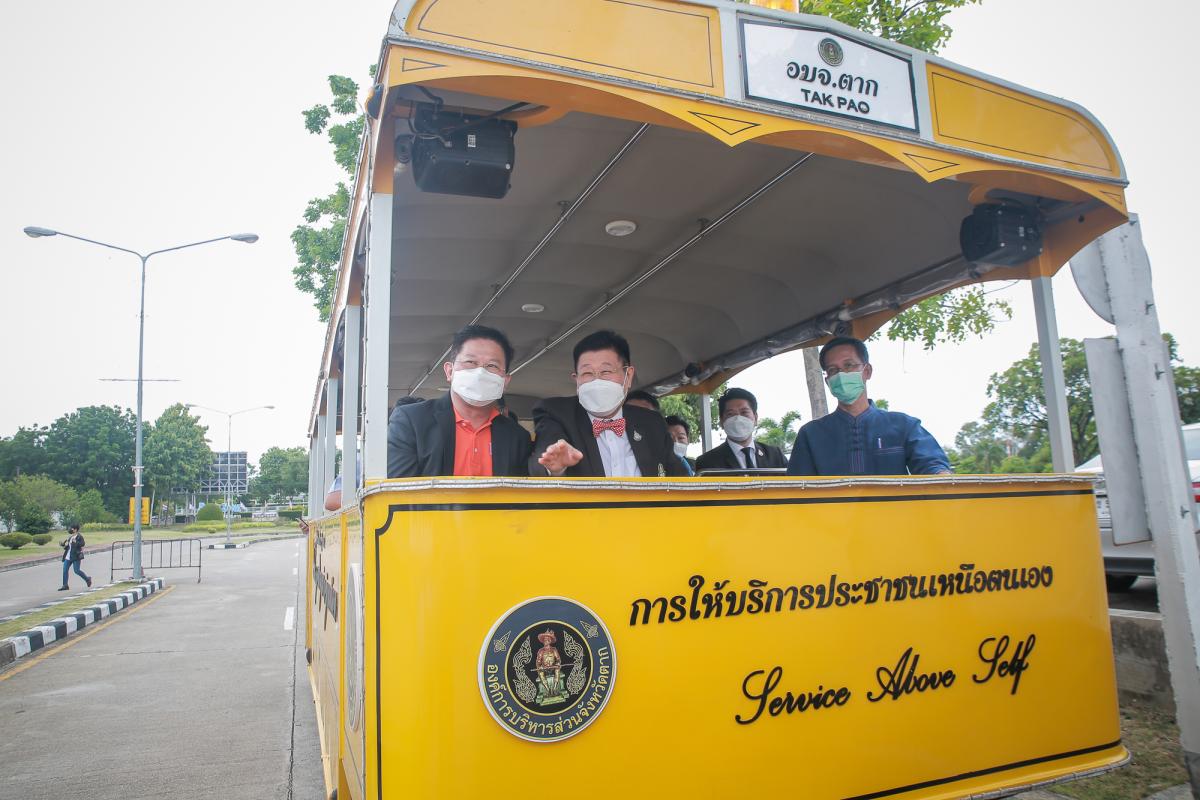 นายกองค์การบริหารส่วนจังหวัดตาก ในฐานะผู้อำนวยการอุทยานธรณีไม้กลายเป็นหินตาก ร่วมงานแถลงข่าวเตรียมจัดงาน “บันทึกสถิติโลก ไม้กลายเป็นหินที่ยาวที่สุดในโลก”