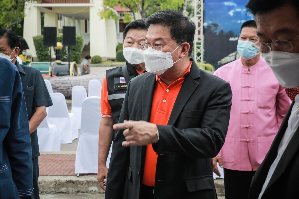 นายกองค์การบริหารส่วนจังหวัดตาก ในฐานะผู้อำนวยการอุทยานธรณีไม้กลายเป็นหินตาก ร่วมงานแถลงข่าวเตรียมจัดงาน “บันทึกสถิติโลก ไม้กลายเป็นหินที่ยาวที่สุดในโลก”