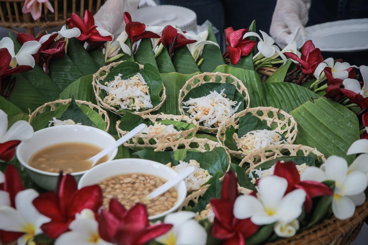 นายกองค์การบริหารส่วนจังหวัดตาก ในฐานะผู้อำนวยการอุทยานธรณีไม้กลายเป็นหินตาก ร่วมงานแถลงข่าวเตรียมจัดงาน “บันทึกสถิติโลก ไม้กลายเป็นหินที่ยาวที่สุดในโลก”