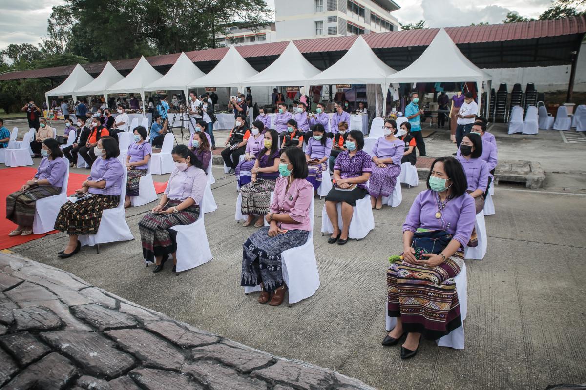 นายกองค์การบริหารส่วนจังหวัดตาก ในฐานะผู้อำนวยการอุทยานธรณีไม้กลายเป็นหินตาก ร่วมงานแถลงข่าวเตรียมจัดงาน “บันทึกสถิติโลก ไม้กลายเป็นหินที่ยาวที่สุดในโลก”