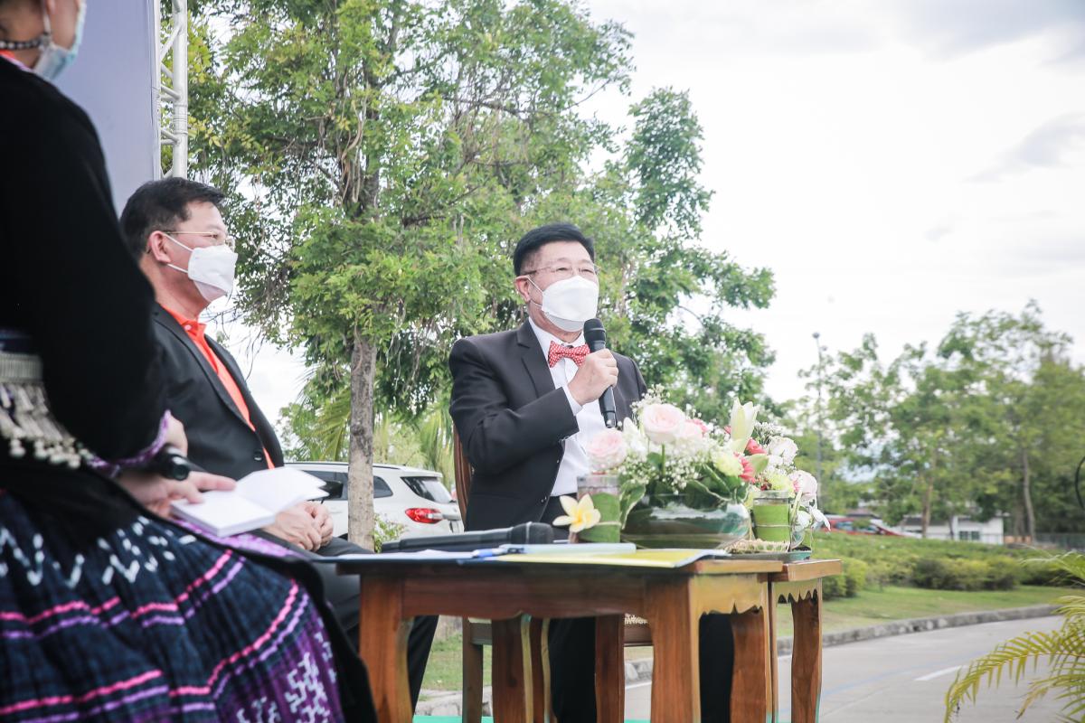 นายกองค์การบริหารส่วนจังหวัดตาก ในฐานะผู้อำนวยการอุทยานธรณีไม้กลายเป็นหินตาก ร่วมงานแถลงข่าวเตรียมจัดงาน “บันทึกสถิติโลก ไม้กลายเป็นหินที่ยาวที่สุดในโลก”