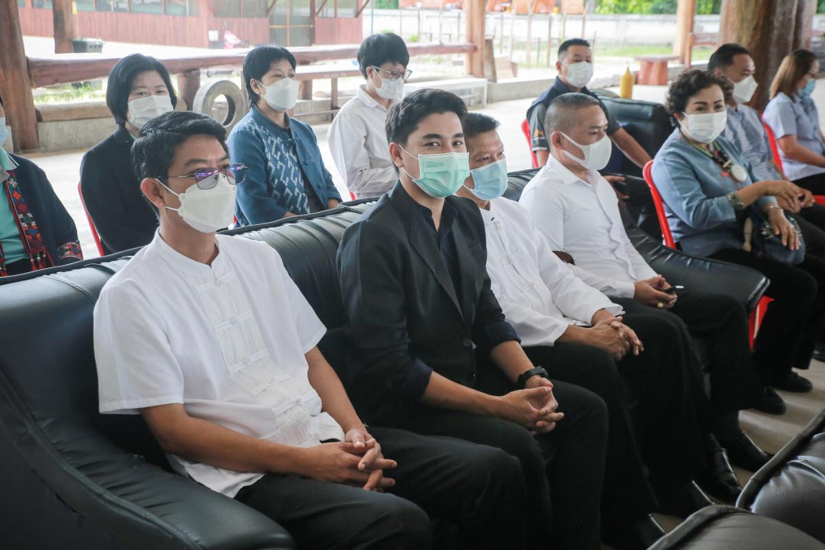 ว่าที่ ดร. ฑีฆะพล ทวีเกื้อกูลกิจ รองนายกองค์การบริหารส่วนจังหวัดตาก เป็นประธานในพิธีเปิดโครงการอบรมให้ความรู้ การควบคุมโรคอุบัติใหม่