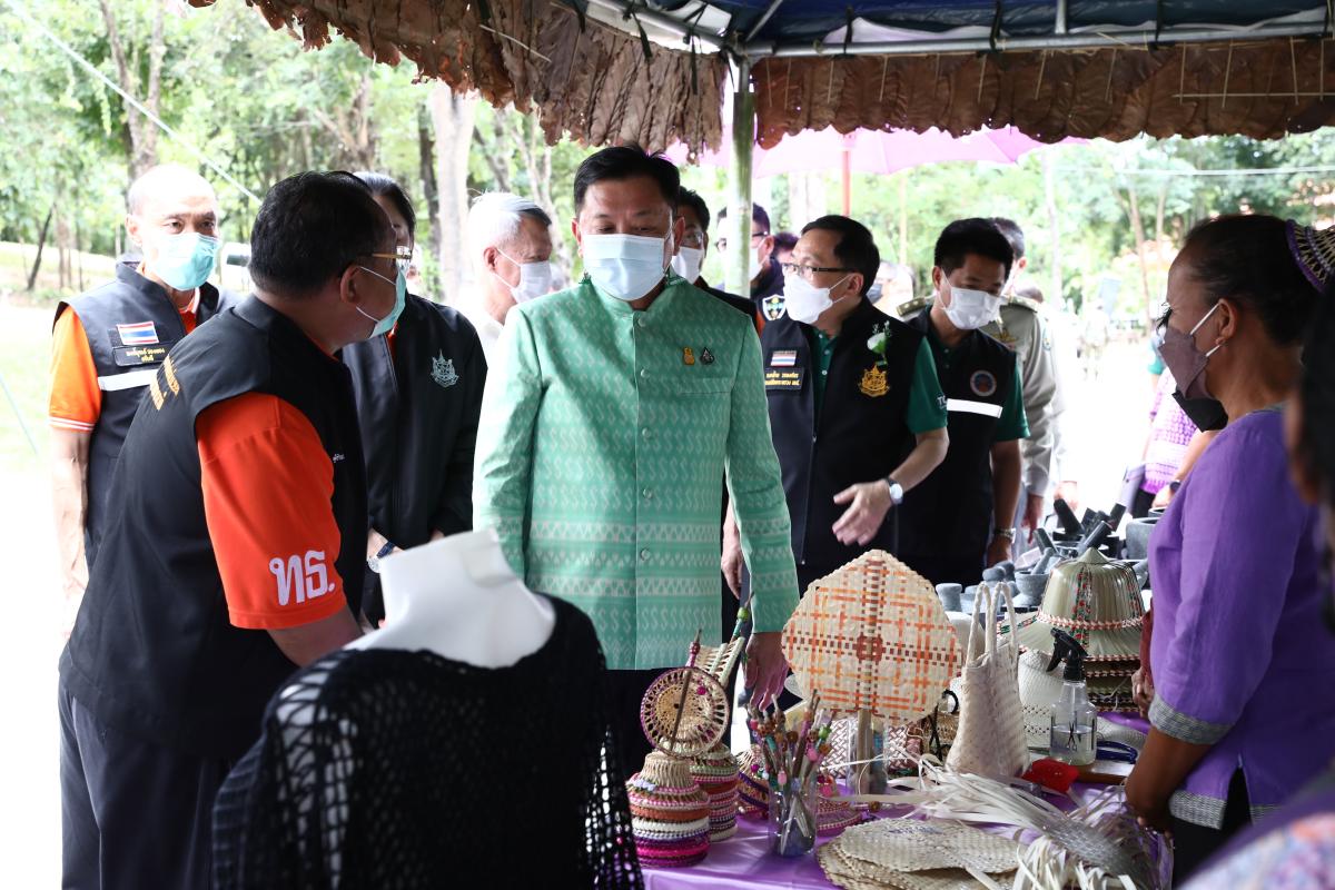 งานรับมอบเอกสารรับรองในงานบันทึกสถิติโลก “ไม้กลายเป็นหินที่ยาวที่สุดในโลก” ต่อ Guinness World Records (GWR)