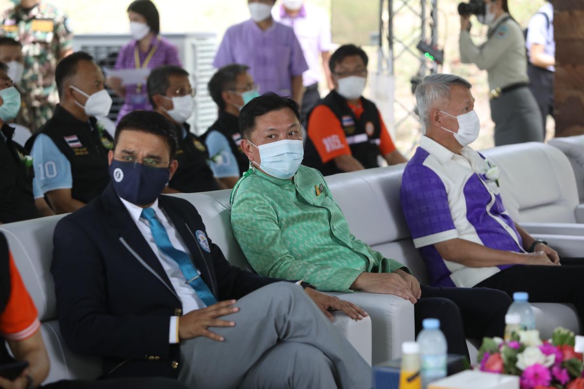 งานรับมอบเอกสารรับรองในงานบันทึกสถิติโลก “ไม้กลายเป็นหินที่ยาวที่สุดในโลก” ต่อ Guinness World Records (GWR)
