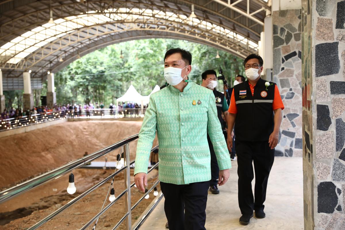 งานรับมอบเอกสารรับรองในงานบันทึกสถิติโลก “ไม้กลายเป็นหินที่ยาวที่สุดในโลก” ต่อ Guinness World Records (GWR)