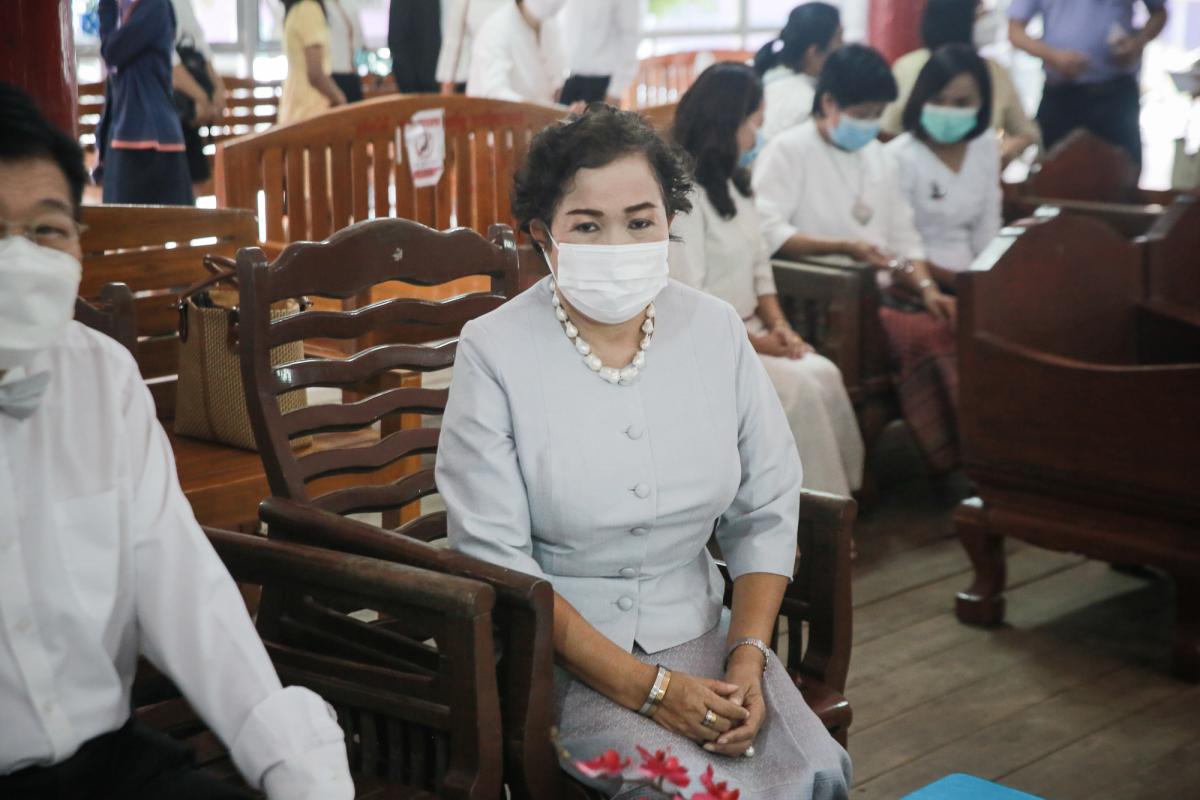 นายก อบจ.ตากนำทีม ร่วมทำบุญถวายเทียนจำนำพรรษา สืบสานประเพณีและทำนุบำรุงพระพุทธศาสนา
