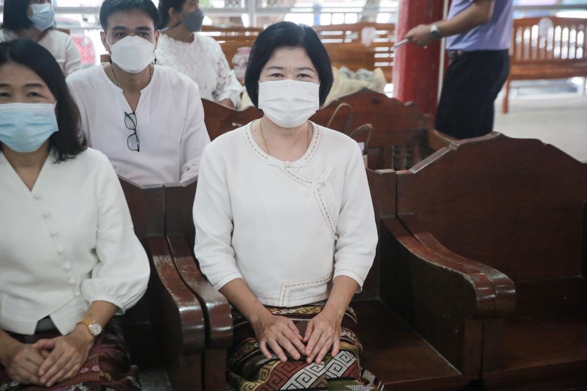 นายก อบจ.ตากนำทีม ร่วมทำบุญถวายเทียนจำนำพรรษา สืบสานประเพณีและทำนุบำรุงพระพุทธศาสนา