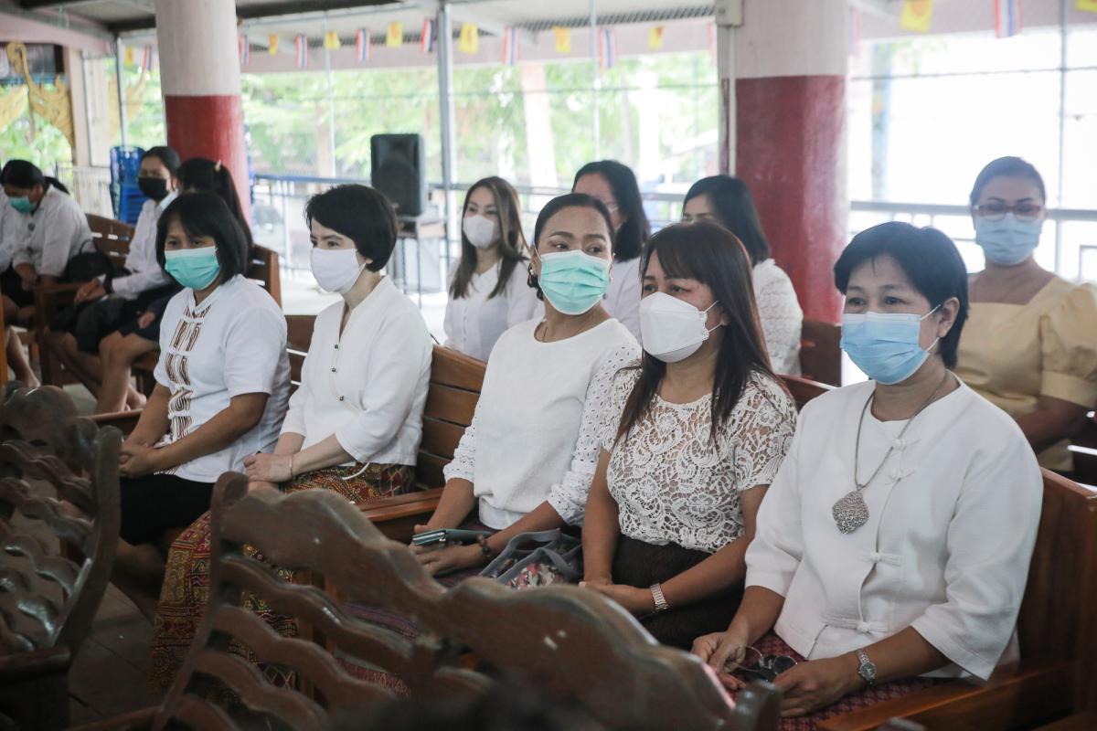นายก อบจ.ตากนำทีม ร่วมทำบุญถวายเทียนจำนำพรรษา สืบสานประเพณีและทำนุบำรุงพระพุทธศาสนา