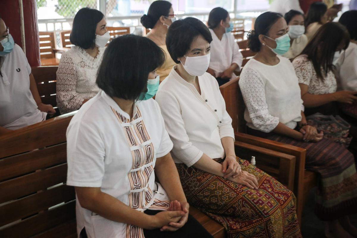 นายก อบจ.ตากนำทีม ร่วมทำบุญถวายเทียนจำนำพรรษา สืบสานประเพณีและทำนุบำรุงพระพุทธศาสนา