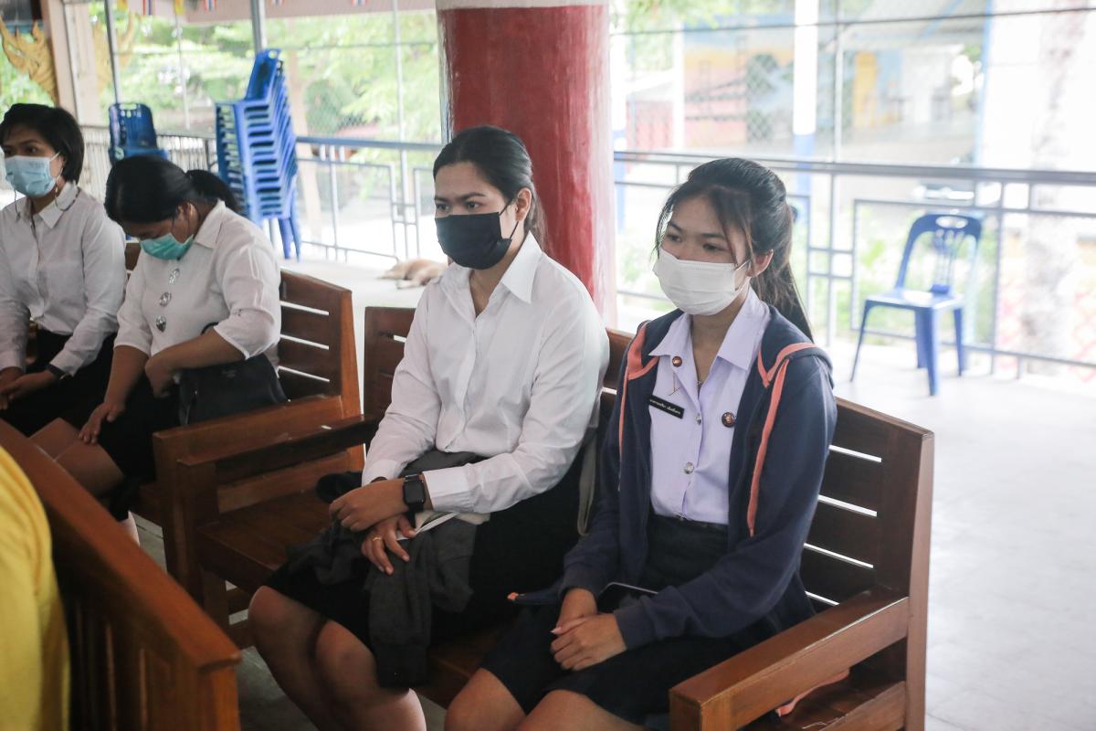 นายก อบจ.ตากนำทีม ร่วมทำบุญถวายเทียนจำนำพรรษา สืบสานประเพณีและทำนุบำรุงพระพุทธศาสนา