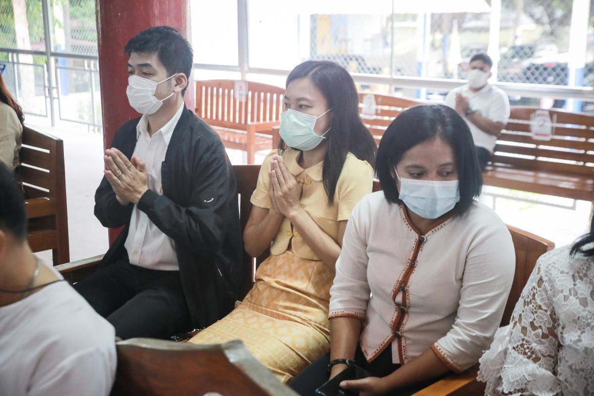 นายก อบจ.ตากนำทีม ร่วมทำบุญถวายเทียนจำนำพรรษา สืบสานประเพณีและทำนุบำรุงพระพุทธศาสนา
