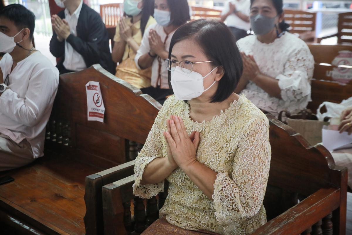 นายก อบจ.ตากนำทีม ร่วมทำบุญถวายเทียนจำนำพรรษา สืบสานประเพณีและทำนุบำรุงพระพุทธศาสนา