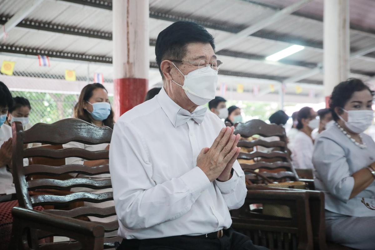 นายก อบจ.ตากนำทีม ร่วมทำบุญถวายเทียนจำนำพรรษา สืบสานประเพณีและทำนุบำรุงพระพุทธศาสนา