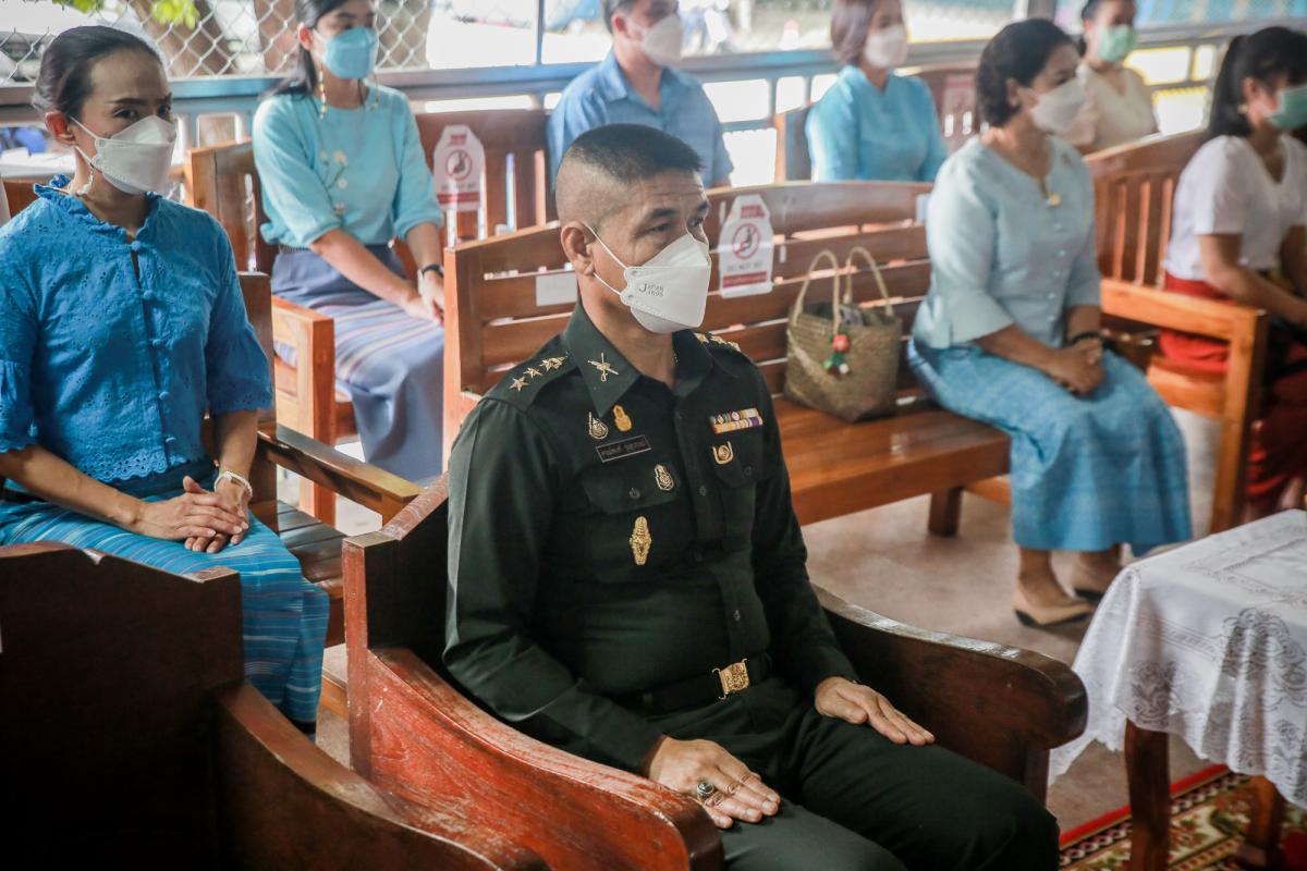นางสาวเพชรรัตน์ บุญมาวงศ์ หัวหน้าสำนักปลัดองค์การบริหารส่วนจังหวัดตาก เข้าร่วมพิธีบรรพชาอุปสมบท ภายใต้โครงการบรรพชาอุปสมบท 910 รูป เฉลิมพระเกียรติสมเด็จพระนางเจ้าสิริกิติ์ พระบรมราชินีนาถ พระบรมราชชนนีพันปีหลวง
