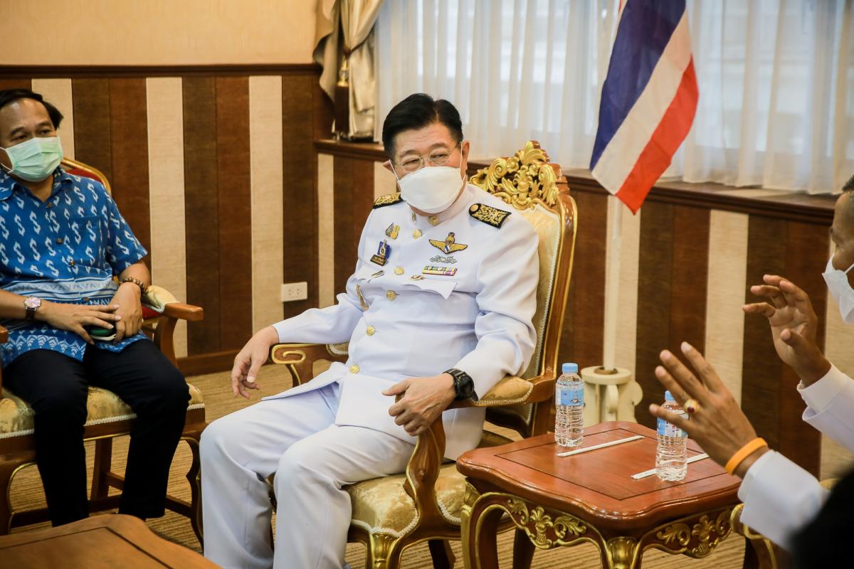 นายกองค์การบริหารส่วนจังหวัดตาก พร้อมด้วย คณะผู้บริหาร หัวหน้าส่วนการงาน องค์การบริหารส่วนจังหวัดตาก ร่วมบันทึกเทป ถวายพระพรชัยมงคล เนื่องในวันเฉลิมพระชนมพรรษา สมเด็จพระนางเจ้าสิริกิติ์ พระบรมราชินีนาถ พระบรมราชชนนีพันปีหลวง
