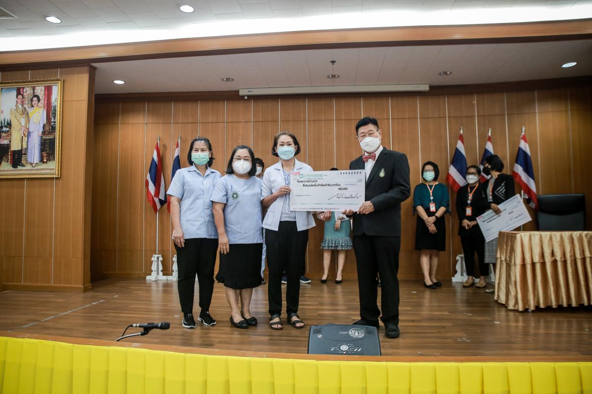 นายก อบจ.ตาก มอบงบประมาณอุดหนุน และเงินสนับสนุนกองทุนฟื้นฟูสมรรถภาพ จังหวัดตาก ให้กับหน่วยงานด้านสาธารณสุข และ อปท. กว่า 4 ล้านบาท