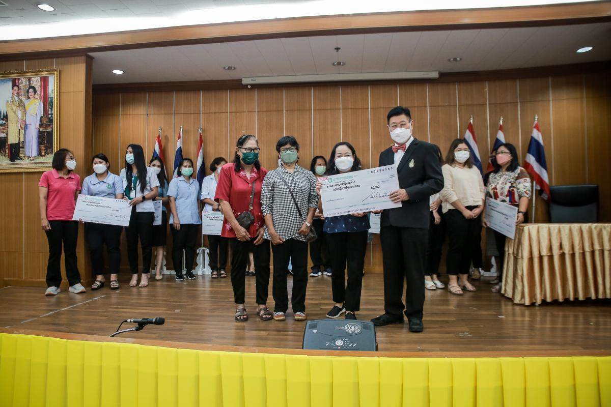 นายก อบจ.ตาก มอบงบประมาณอุดหนุน และเงินสนับสนุนกองทุนฟื้นฟูสมรรถภาพ จังหวัดตาก ให้กับหน่วยงานด้านสาธารณสุข และ อปท. กว่า 4 ล้านบาท