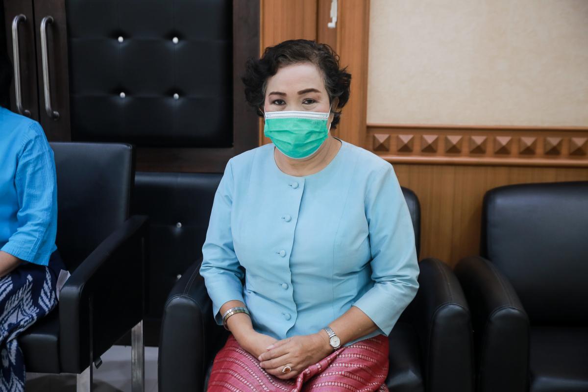 นายกองค์การบริหารส่วนจังหวัดตาก ได้กล่าวต้อนรับและมอบนโยบายการทำงานให้แก่ข้าราชการและพนักงานจ้าง ที่รับโอนและบรรจุแต่งตั้งในสังกัดองค์การบริหารส่วนจังหวัดตาก