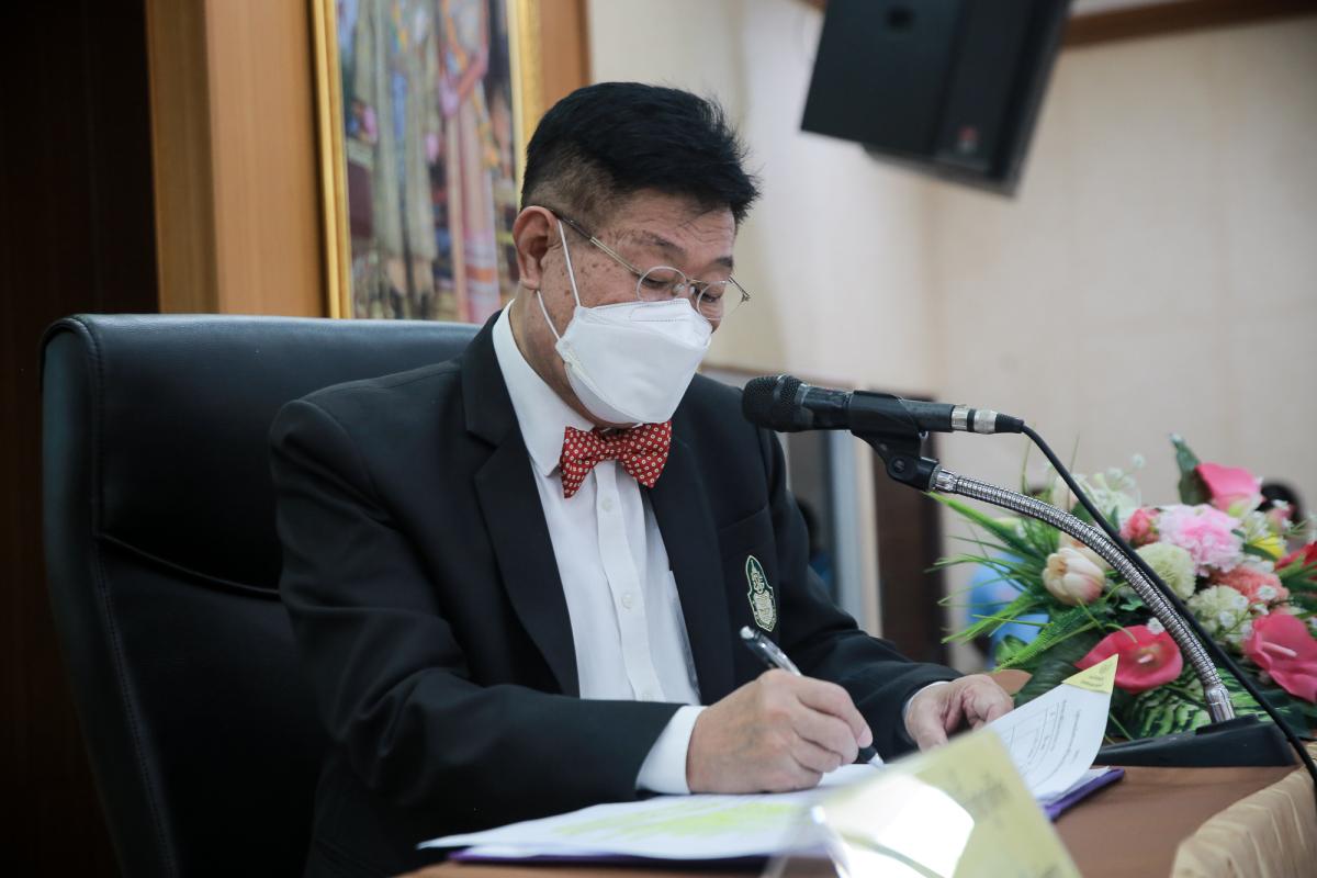 นายกองค์การบริหารส่วนจังหวัดตาก ได้กล่าวต้อนรับและมอบนโยบายการทำงานให้แก่ข้าราชการและพนักงานจ้าง ที่รับโอนและบรรจุแต่งตั้งในสังกัดองค์การบริหารส่วนจังหวัดตาก