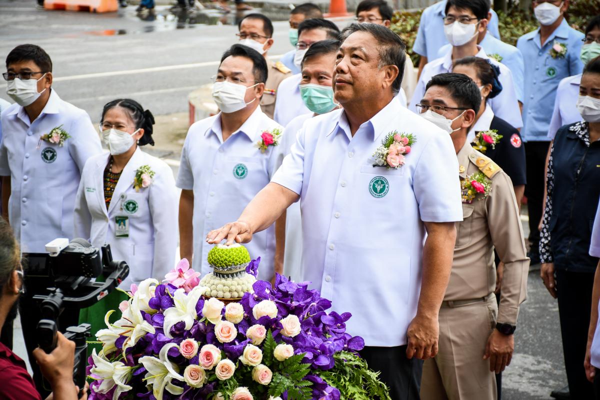 นายกองค์การบริหารส่วนจังหวัดตาก ร่วมพิธีเปิดอาคารผู้ป่วยนอก โรงพยาบาลสมเด็จพระเจ้าตากสินมหาราช