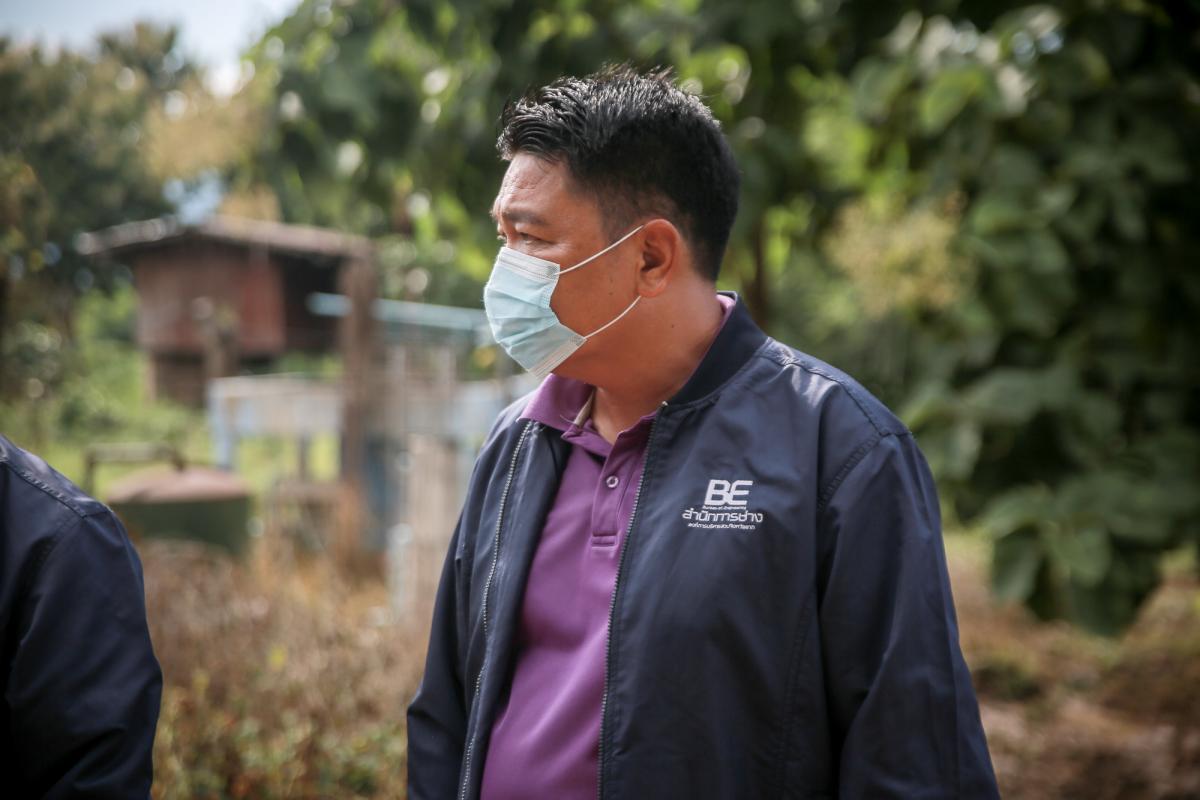 ว่าที่ ดร.ฑีฆะพล ทวีเกื้อกูลกิจ รองนายกองค์การบริหารส่วนจังหวัดตาก พร้อมด้วยคณะผู้บริหาร และเจ้าหน้าที่สำนักช่าง ลงพื้นที่ตรวจติดตามการแก้ปัญหาแม่น้ำวังล้นตลิ่ง กัดเซาะถนนขาด สายทางที่ ตก.ถ. 1-0014. บ้านวังไคร้ - บ้านสองแคว อำเภอสามเงา