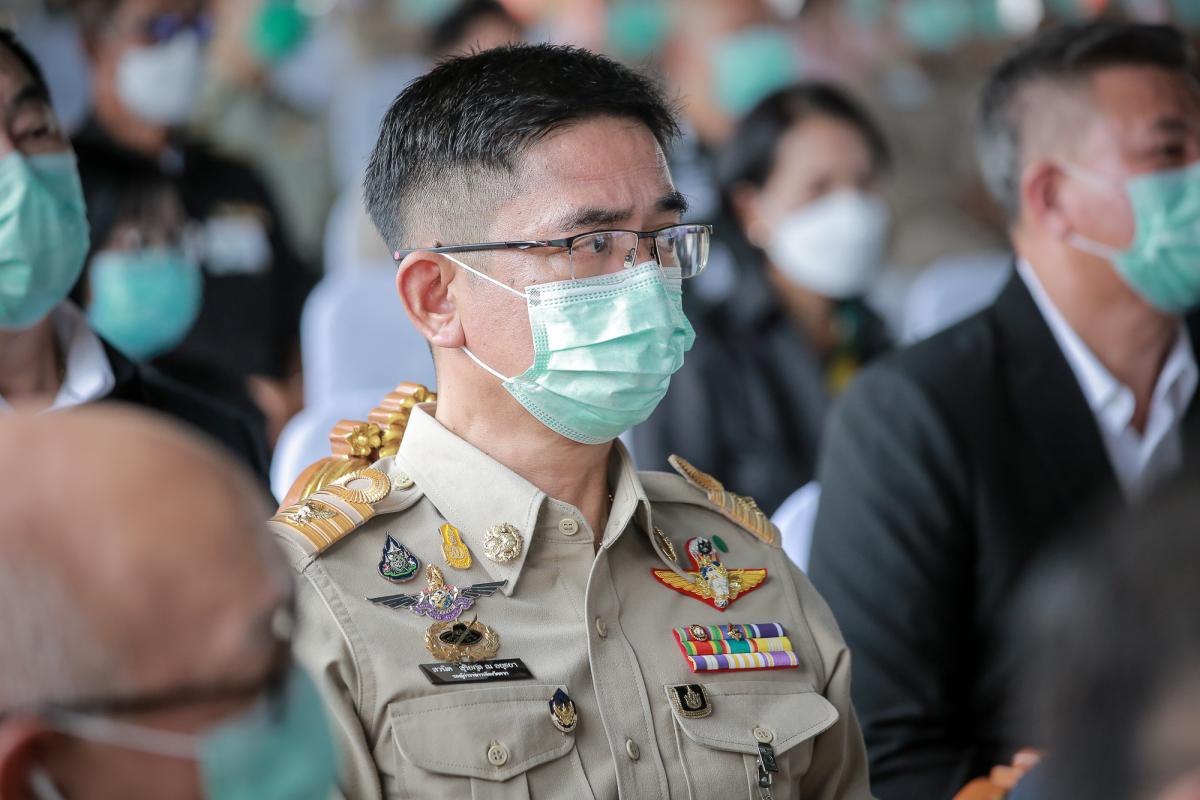 ายกองค์การบริหารส่วนจังหวัดตาก พร้อมด้วย ว่าที่ ดร.ฑีฆะพล ทวีเกื้อกูลกิจ รองนายกองค์การบริหารส่วนจังหวัดตาก ร่วมต้อนรับ พลเอกประวิตร วงษ์สุวรรณ รองนายกรัฐมนตรี และคณะ 