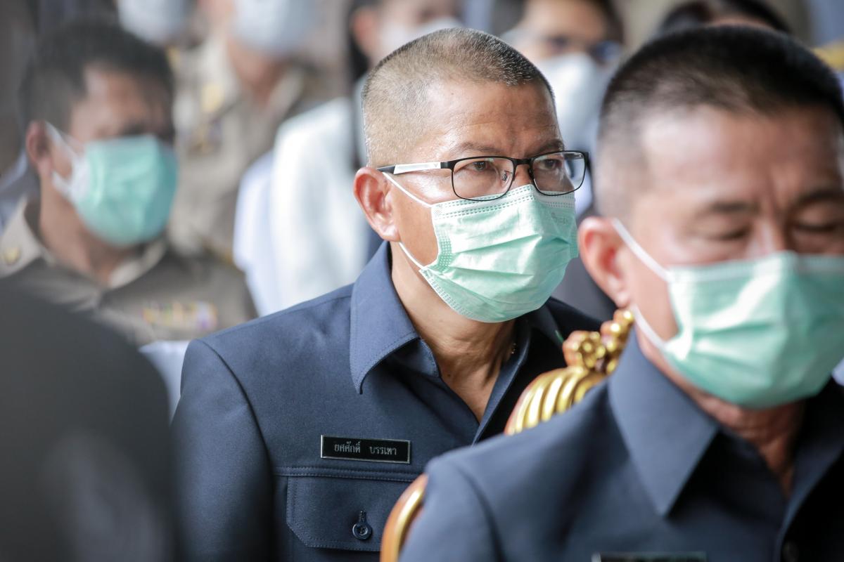 ายกองค์การบริหารส่วนจังหวัดตาก พร้อมด้วย ว่าที่ ดร.ฑีฆะพล ทวีเกื้อกูลกิจ รองนายกองค์การบริหารส่วนจังหวัดตาก ร่วมต้อนรับ พลเอกประวิตร วงษ์สุวรรณ รองนายกรัฐมนตรี และคณะ 