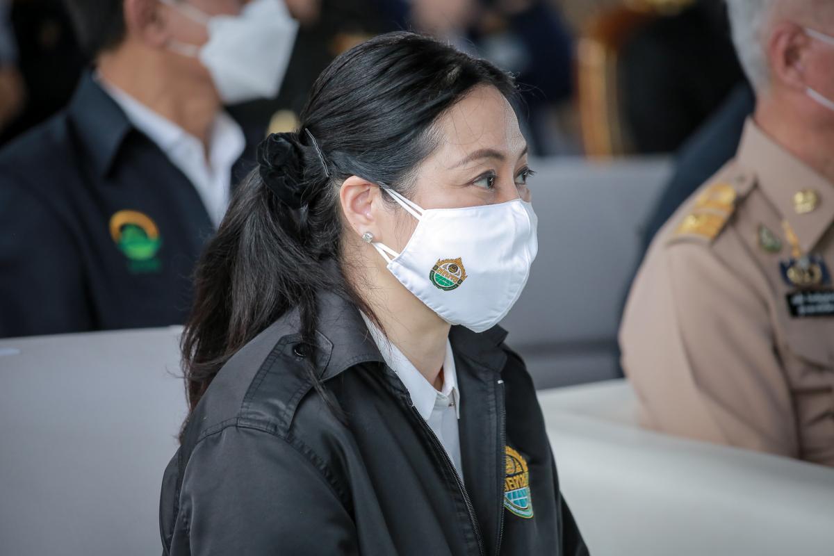 ายกองค์การบริหารส่วนจังหวัดตาก พร้อมด้วย ว่าที่ ดร.ฑีฆะพล ทวีเกื้อกูลกิจ รองนายกองค์การบริหารส่วนจังหวัดตาก ร่วมต้อนรับ พลเอกประวิตร วงษ์สุวรรณ รองนายกรัฐมนตรี และคณะ 