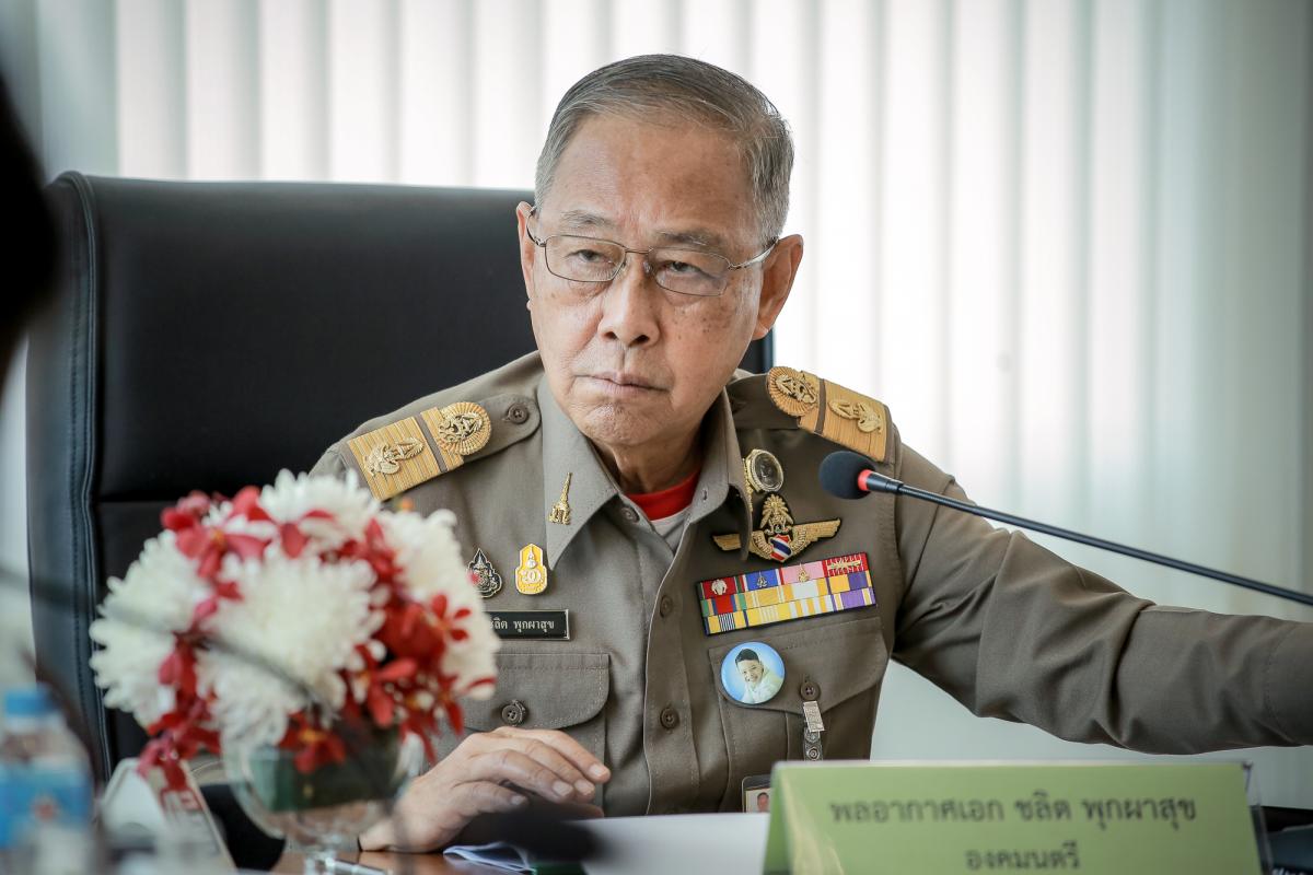 ร่วมต้อนรับ พลอากาศเอก ชลิต พุกผาสุก องคมนตรี ลงพื้นที่ตรวจติดตามความก้าวหน้าการก่อสร้างศูนย์ปฏิบัติการฝนหลวงภาคเหนือ