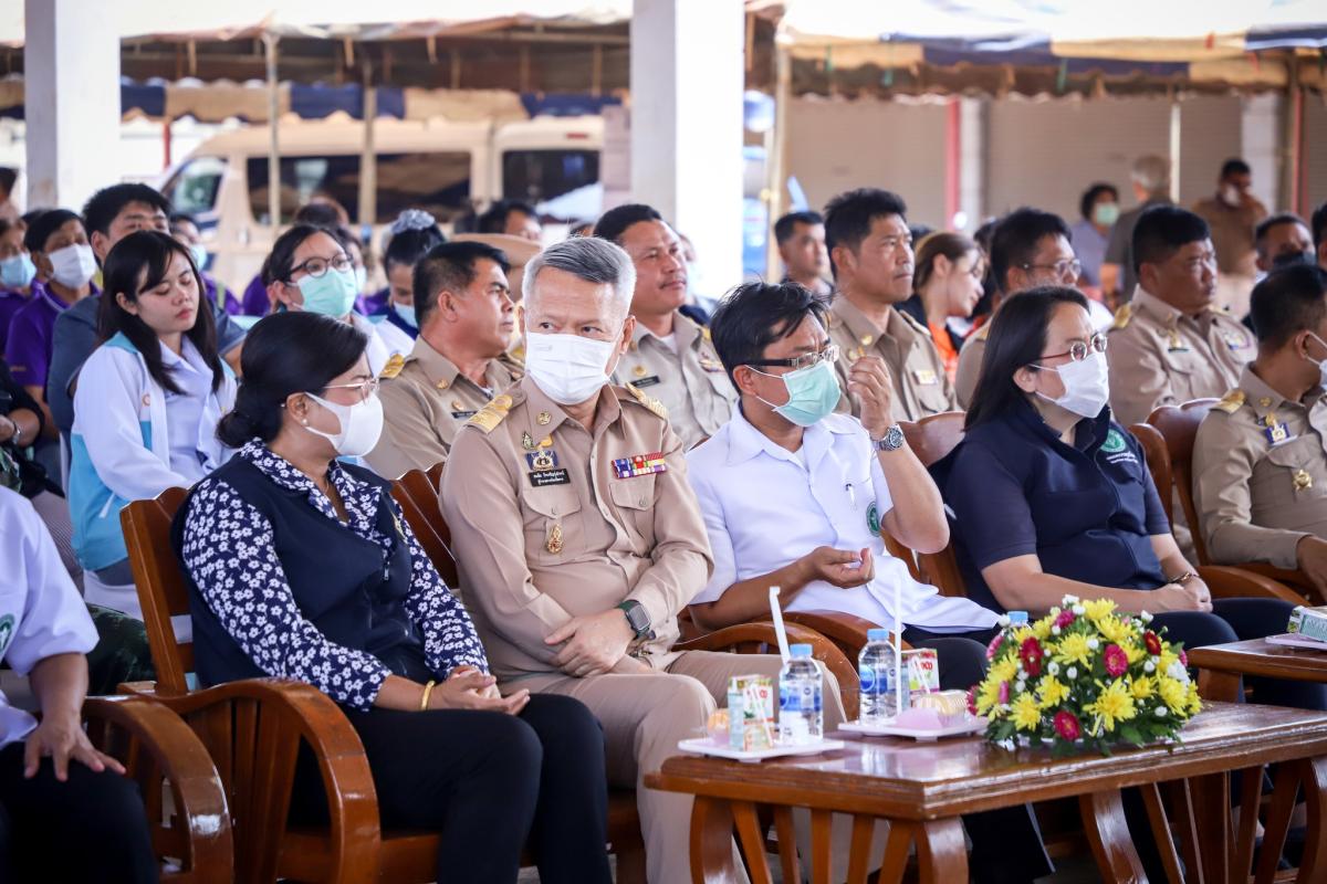 นายกองค์การบริหารส่วนจังหวดตาก พร้อมด้วยคณะผู้บริหาร และเจ้าหน้าที่ องค์การบริหารส่วนจังหวัดตาก เข้าร่วมพิธีเปิดโครงการ Kick off ร่วมใจกำจัดโรคไข้มาลาเลีย จังหวัดตาก 