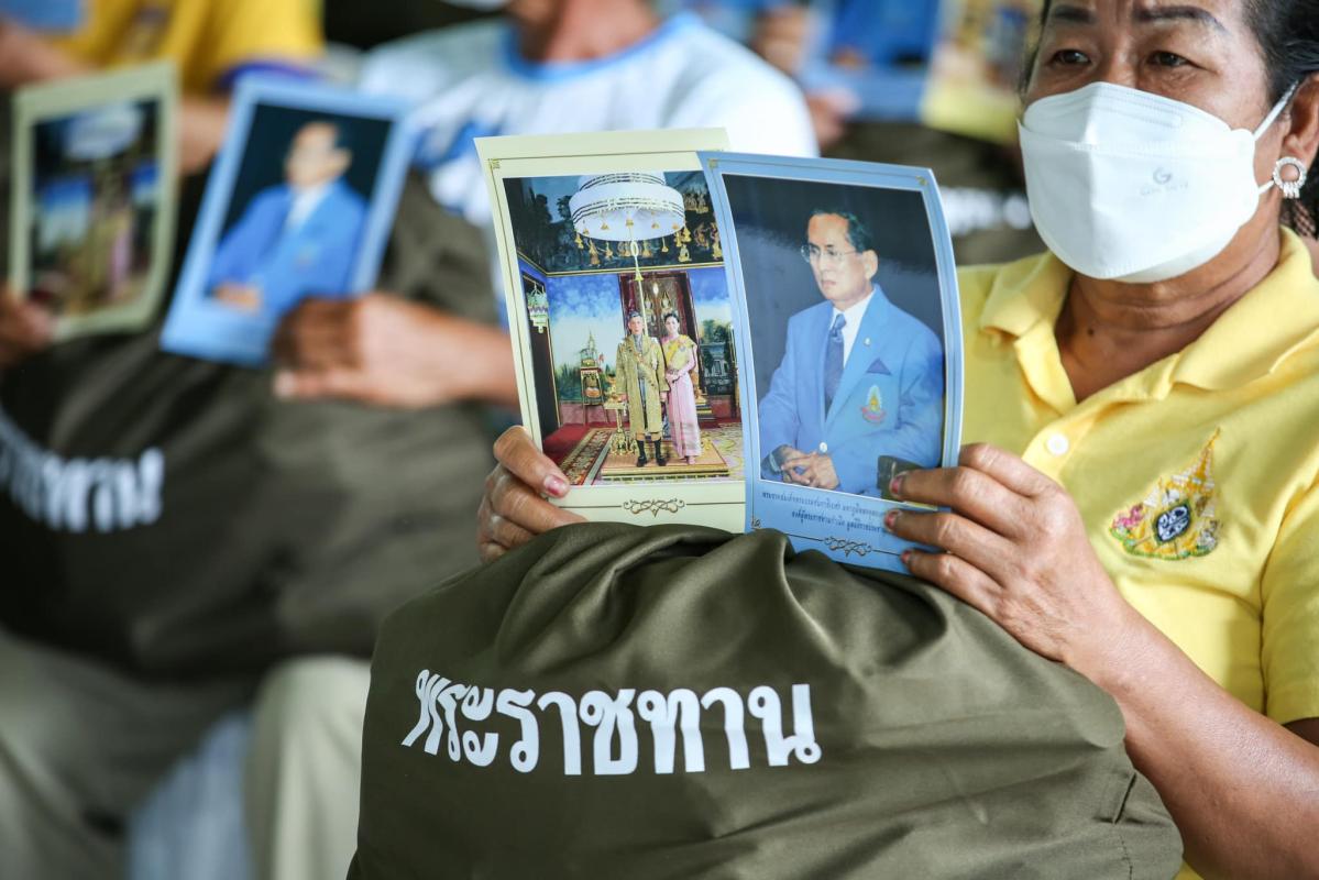 นายกองค์การบริหารส่วนจังหวัดตาก ร่วมให้การต้อนรับ พลเรือเอก พงษ์เทพ หนูเทพ องคมนตรีพร้อมด้วยคณะ และร่วมประชุม รับฟังการบรรยายสรุปสถานการณ์อุทกภัยในพื้นที่อำเภอสามเงา