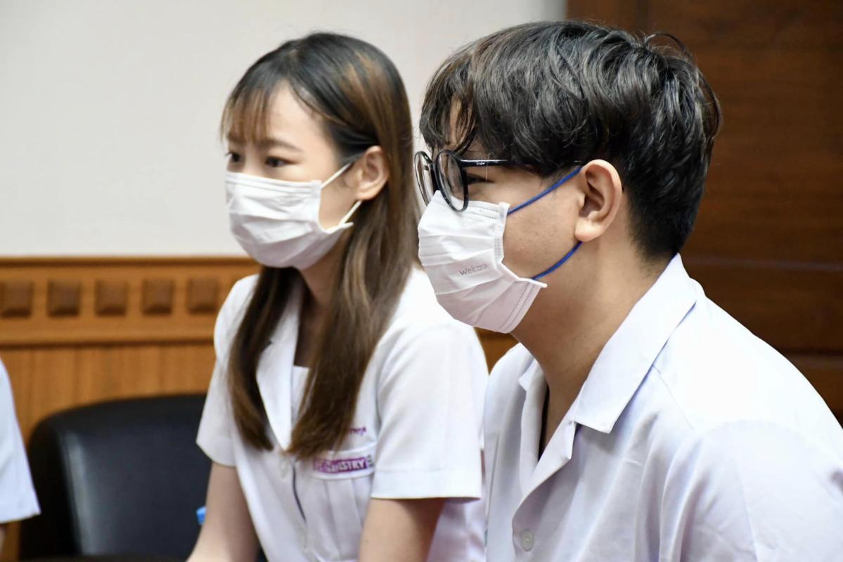 นักศึกษาทันตแพทย์ จำนวน 5 คน เข้ารายงานตัวและรับมอบนโยบายจาก นายณัฐวุฒิ ทวีเกื้อกูลกิจ นายกองค์การบริหารส่วนจังหวัดตาก