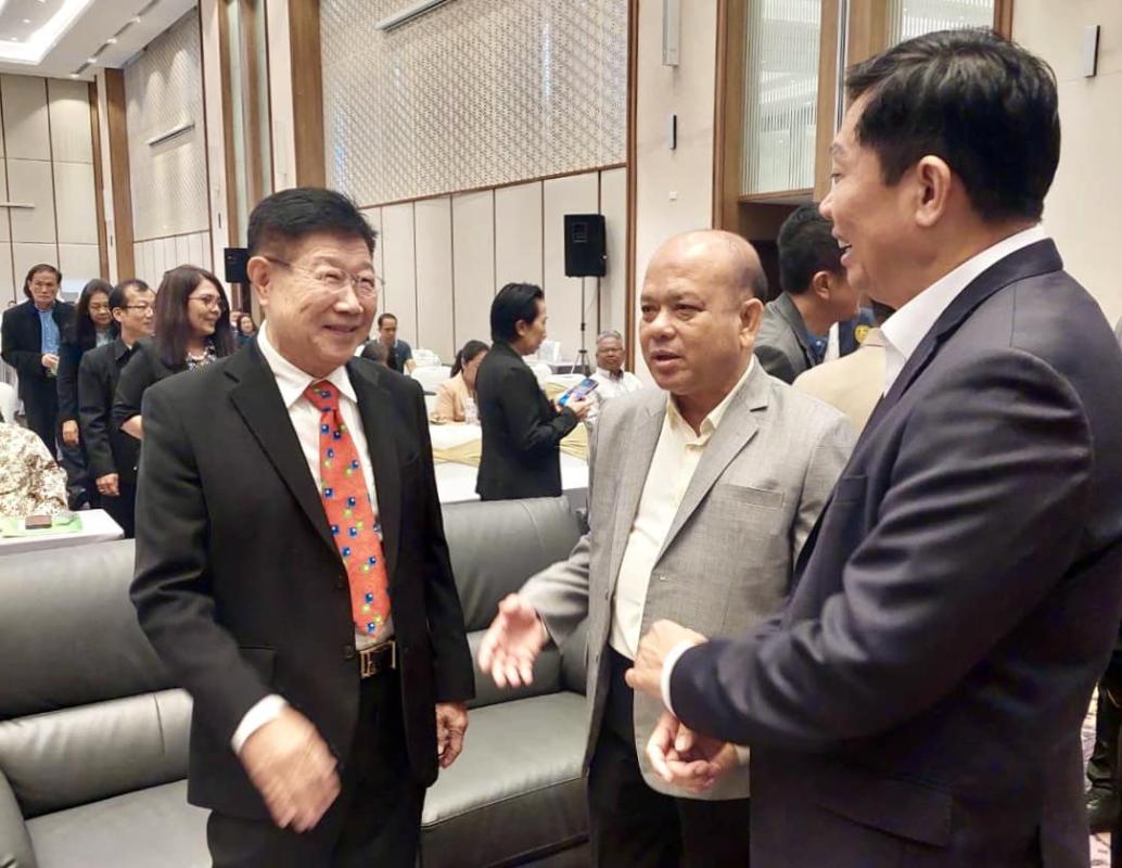 นายกองค์การบริหารส่วนจังหวัดตาก เข้าร่วมพิธีเปิดโครงการอบรมสัมมนาวิชาการ เรื่อง "หนึ่งปีกับการถ่ายโอน สอน.และรพ.สต.สู่ อบจ." 