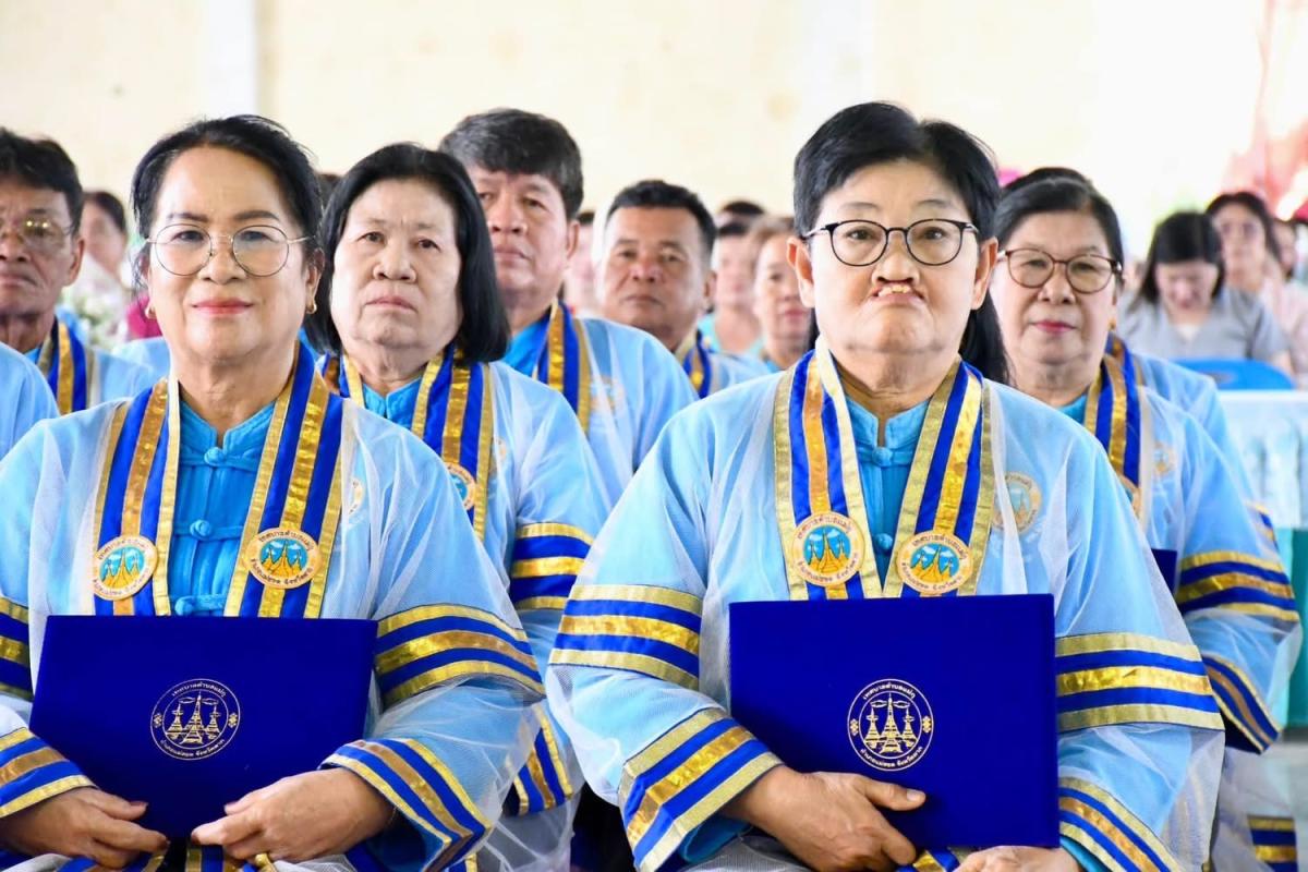 นายก อบจ.ตาก เป็นประธานในพิธี "มอบประกาศนียบัตร" ให้แก่ผู้เข้าร่วมโครงการส่งเสริมและพัฒนาคุณภาพชีวิตผู้สูงอายุ ประจำปี 2568