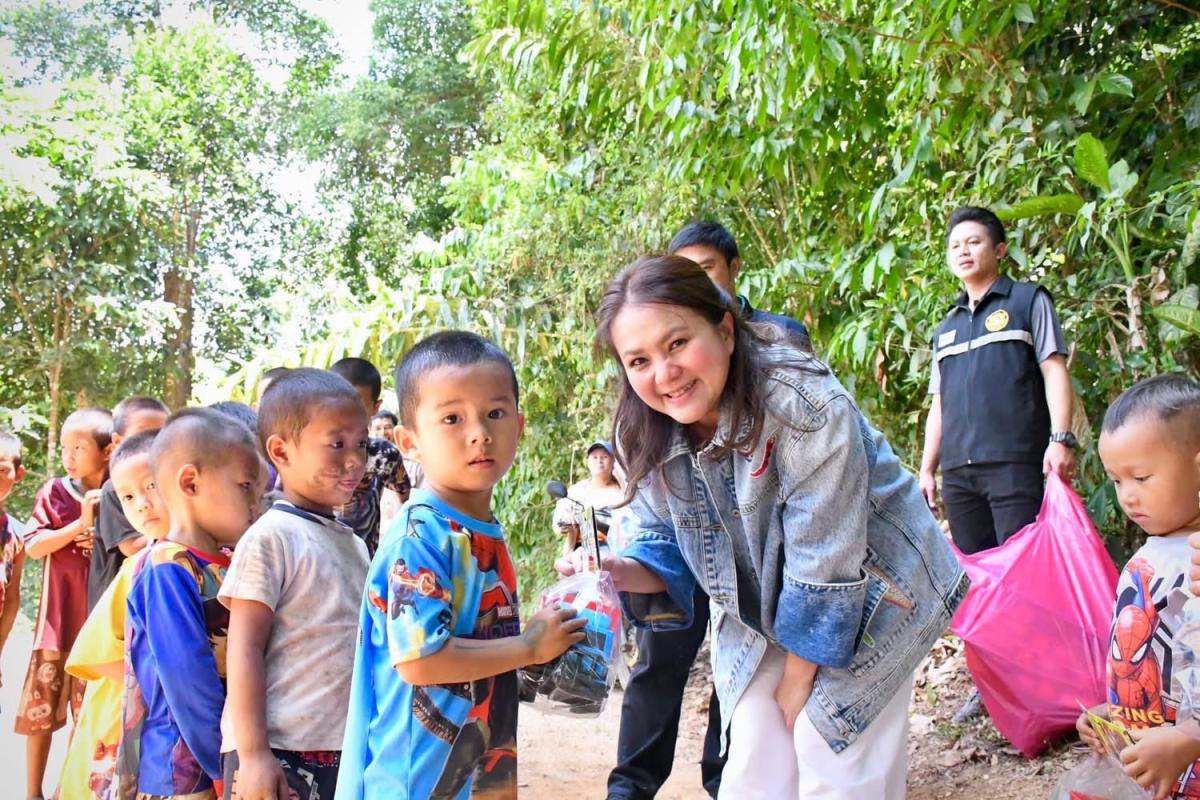 ความน่ารัก ???? ระหว่างเส้นทางการทำงานในพื้นที่ อ.ท่าสองยาง จ.ตาก