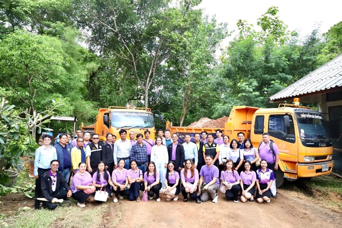  นายก อบจ.ตาก ตรวจเยี่ยมโครงการปรับปรุงภูมิทัศน์ในโรงเรียนพบพระวิทยาคม