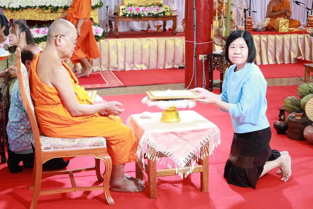 อบจ.ตาก ร่วมพิธีทำบุญสถาปนาโรงเรียนพลูหลวงวิทยา