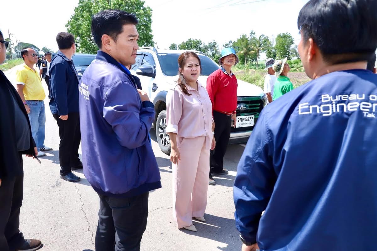 นายก อบจ.ตาก ลงพื้นที่ตรวจติดตาม โครงการถนนปลอดภัย ติดตั้งไฟฟ้าส่องสว่าง