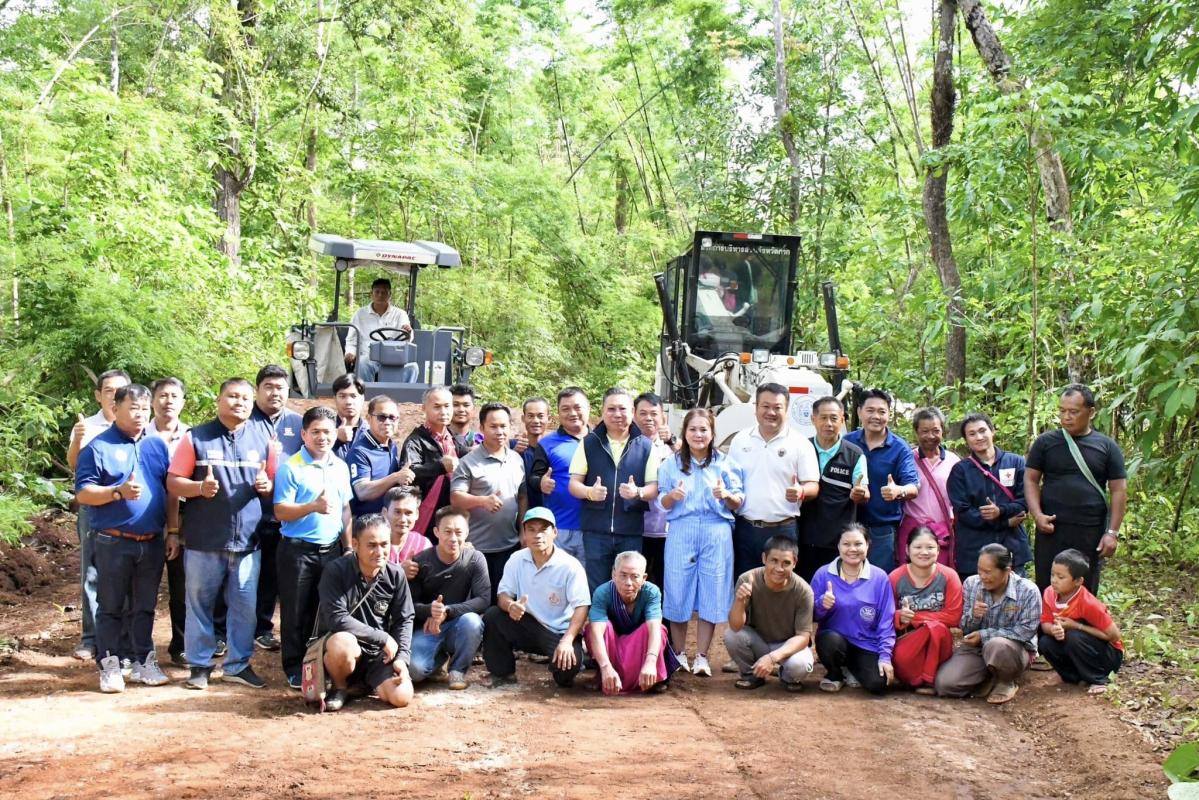  นางอัจฉรา ทวีเกื้อกูลกิจ (นายกจอย) นายกองค์การบริหารส่วนจังหวัดตาก นำทีมสำนักช่าง องค์การบริหารจังหวัดตาก ลงพื้นที่ ตำบลแม่ละมุ้ง อำเภออุ้มผาง จังหวัดตาก