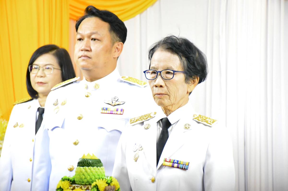 องค์การบริหารส่วนจังหวัดตาก พร้อม สมาชิกสภาองค์การบริหารส่วนจังหวัดตาก คณะผู้บริหารและข้าราชการในสังกัด องค์การบริหารส่วนจังหวัดตาก บันทึกเทปถวายพระพรชัยมงคล