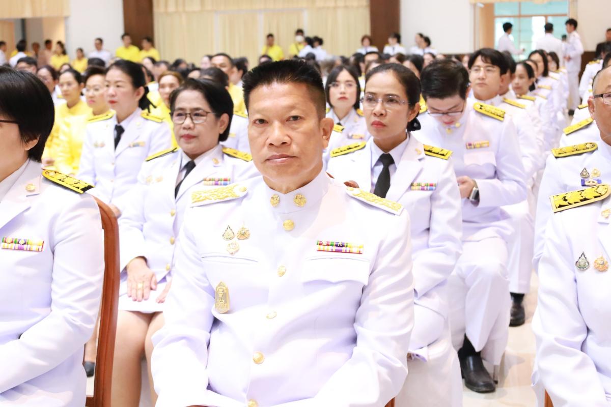 ร่วมพิธีเจริญพระพุทธมนต์และทําบุญตักบาตร (ข้าวสาร อาหารแห้ง) ถวายพระราชกุศล เฉลิมพระเกียรติพระบาทสมเด็จพระเจ้าอยู่หัว เนื่องในโอกาสวันเฉลิมพระชนมพรรษา ๒๘ กรกฎาคม ๒๕๖๘ 