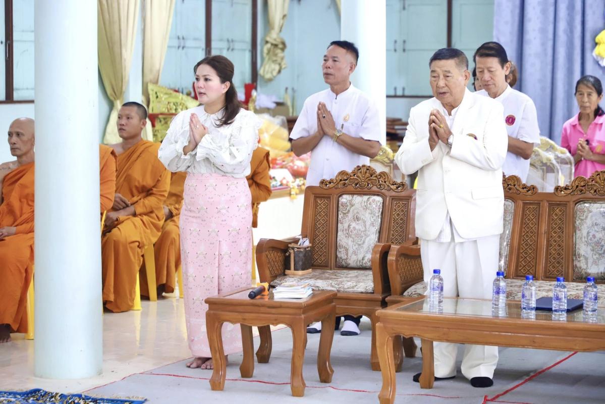 นายกจอย นายก อบจ.ตาก ร่วมเป็นเกียรติ พิธีปิดโครงการบรรพชาอุปสมบทหมู่เฉลิมพระเกียรติพระบาทสมเด็จพระเจ้าอยู่หัว