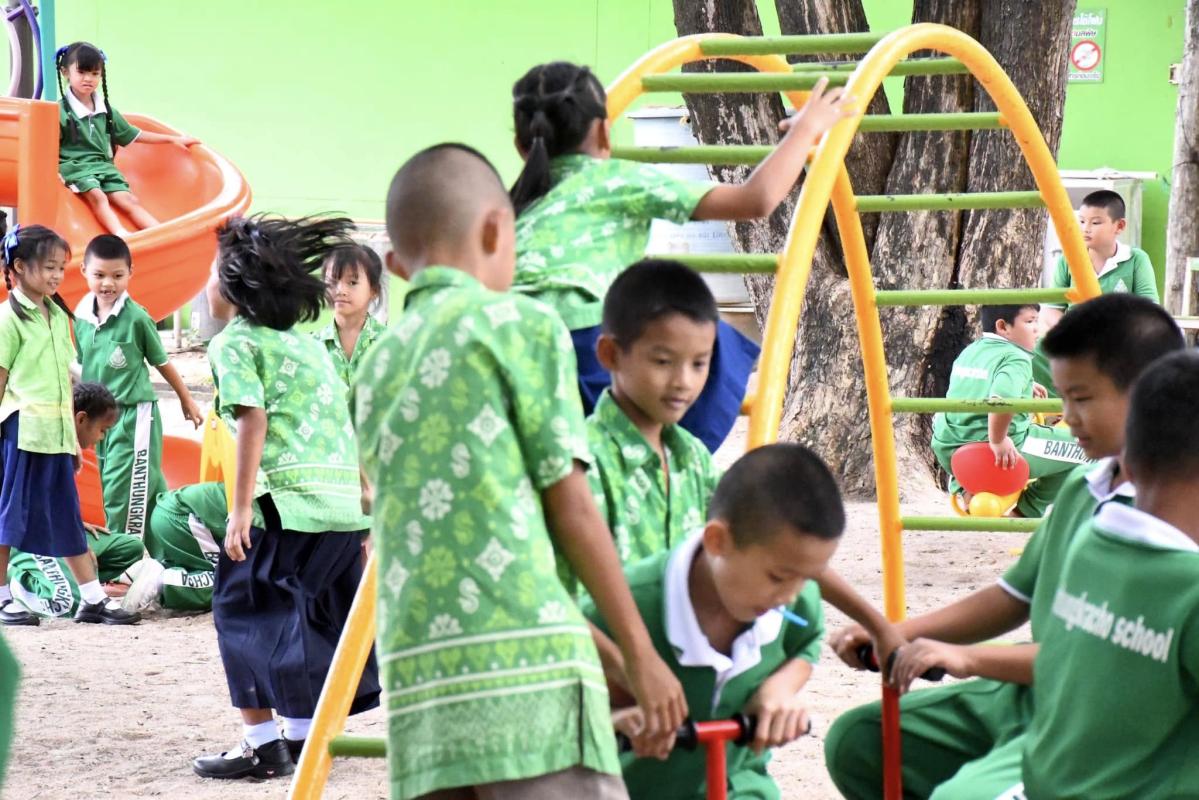 นายก อบจ.ตาก (นายกจอย) สนับสนุนงบประมาณ จำนวน 200,000 บาท จัดซื้อสื่อการเรียนการสอนให้แก่โรงเรียนบ้านทุ่งกระเชาะ อ.บ้านตาก