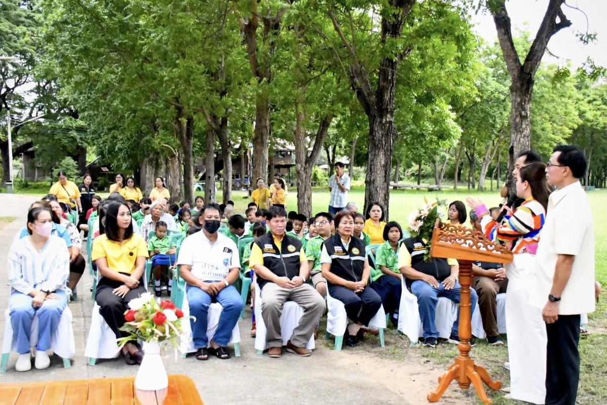 นายก อบจ.ตาก (นายกจอย) สนับสนุนงบประมาณ จำนวน 200,000 บาท จัดซื้อสื่อการเรียนการสอนให้แก่โรงเรียนบ้านทุ่งกระเชาะ อ.บ้านตาก