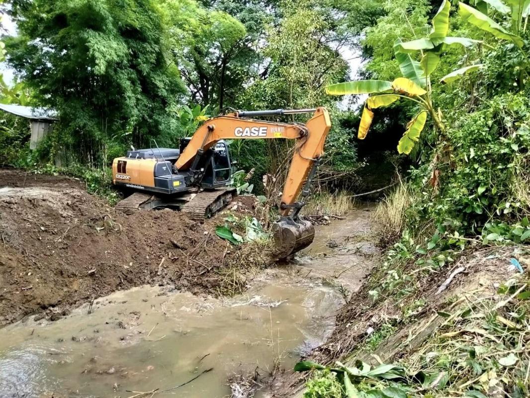 นายกจอย (นายก อบจ.ตาก) สนับสนุนเครื่องจักรพร้อมน้ำมันเชื้อเพลิง งบประมาณ 16,000 บาท ในพื้นที่ ต.แม่ระมาด อ.แม่ระมาด 