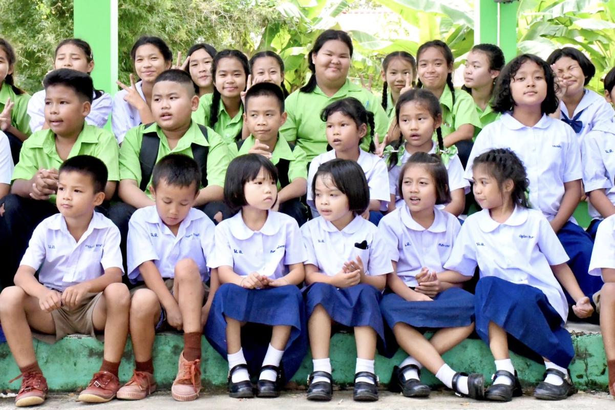 นายกจอย พบปะผู้บริหาร คณะครูและนักเรียนโรงเรียนบ้านห้วยนกแล อ.แม่ระมาด