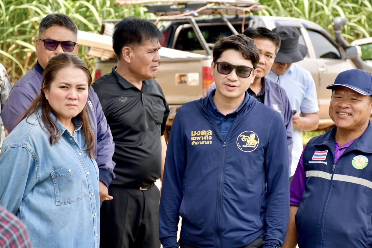 นายกจอย (นายก อบจ.ตาก) สนับสนุนเครื่องจักรกลพร้อมน้ำมันเชื้อเพลิง 50,000 บาท ขุดลอกลำห้วยในพื้นที่ ต.แม่กุ อ.แม่สอด