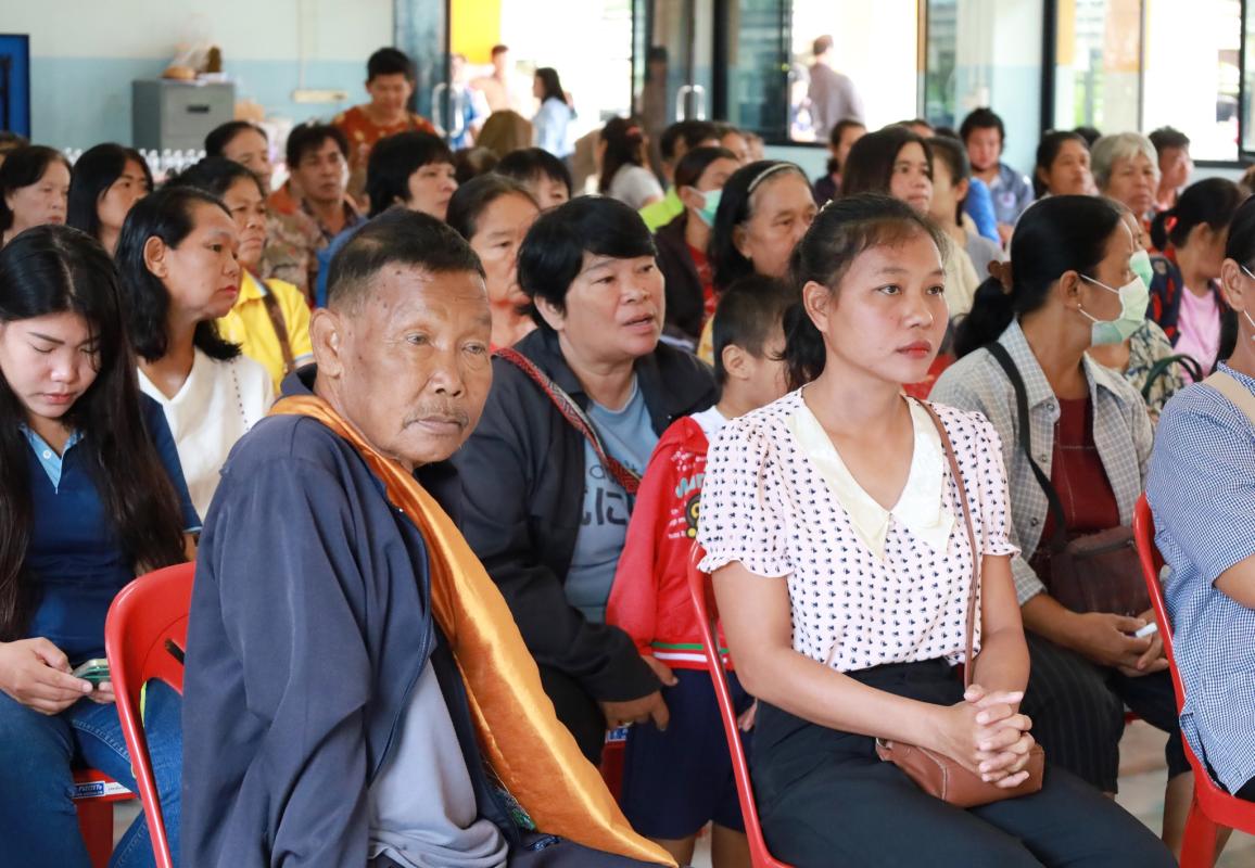 อบจ.ตาก สนับสนุนงบประมาณ 200,000 บาท มอบสื่อการเรียนการสอนแก่โรงเรียนบ้านตากประถมวิทยาคม อำเภอบ้านตาก ”