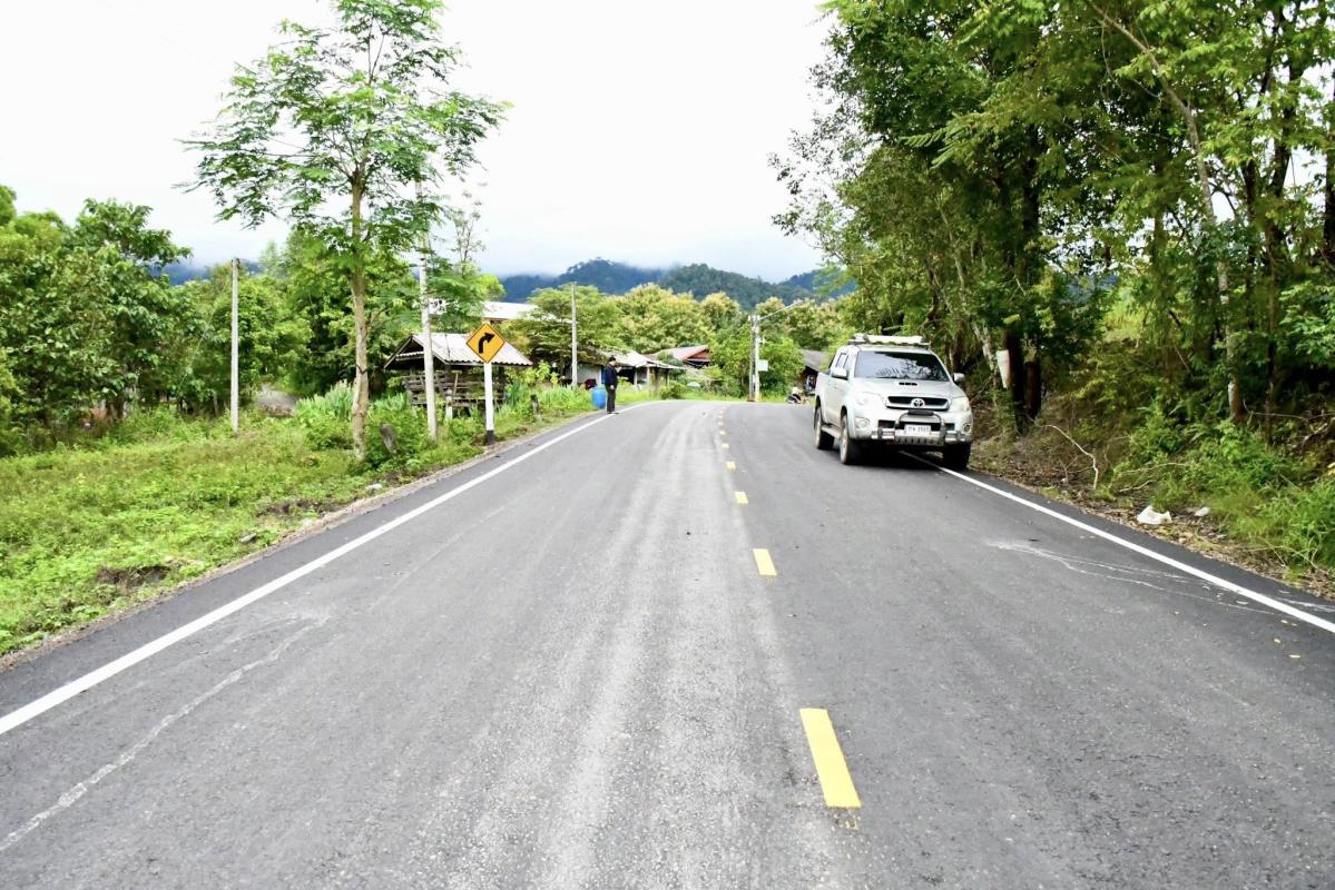 นายกจอย (นายกอบจ.ตาก) ตรวจติดตามโครงการปรับปรุงถนนโดยซ่อมแซมเป็นผิวทางแอสฟัลท์ติกคอนกรีต (Overlay) พื้นที่ อ.แม่ระมาด งบประมาณ 3,282,000 บาท