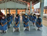 พิธีมอบสื่อการเรียนการสอน ประจำปีงบประมาณ พ.ศ. 2563 ให้แก่กลุ่มโรงเรียนอำเภออุ้มผาง และองค์การบริหารส่วนตำบลโมโกรที่มีสถานศึกษาในสังกัด